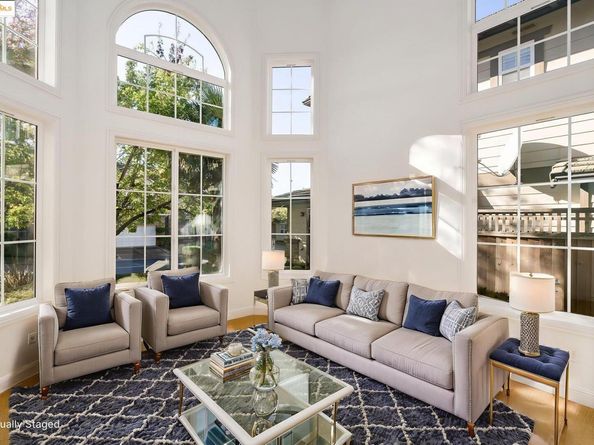 30 Arundel Dr, Hayward CA 94542