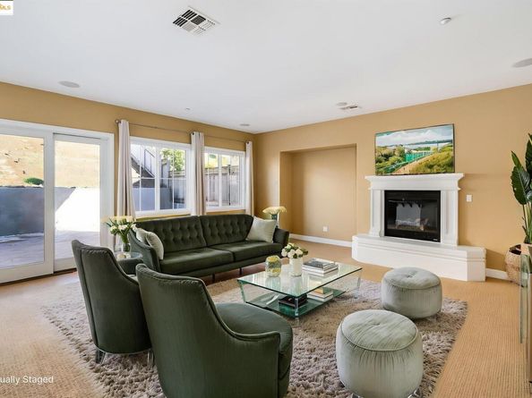 30 Arundel Dr, Hayward CA 94542