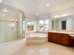 30 Arundel Dr, Hayward CA 94542