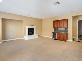 30 Arundel Dr, Hayward CA 94542