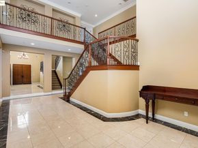 30 Arundel Dr, Hayward CA 94542