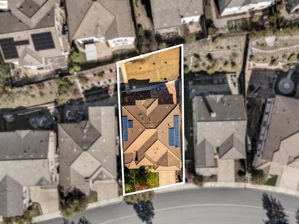 30 Arundel Dr, Hayward CA 94542