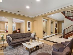 30 Arundel Dr, Hayward CA 94542