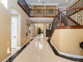 30 Arundel Dr, Hayward CA 94542