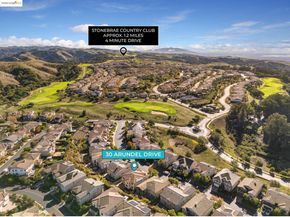30 Arundel Dr, Hayward CA 94542