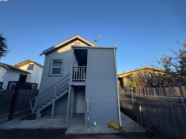 7341 Lockwood St, Oakland CA 94621
