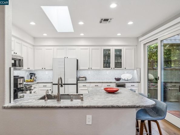 1003 River Rock Ln, Danville CA 94526