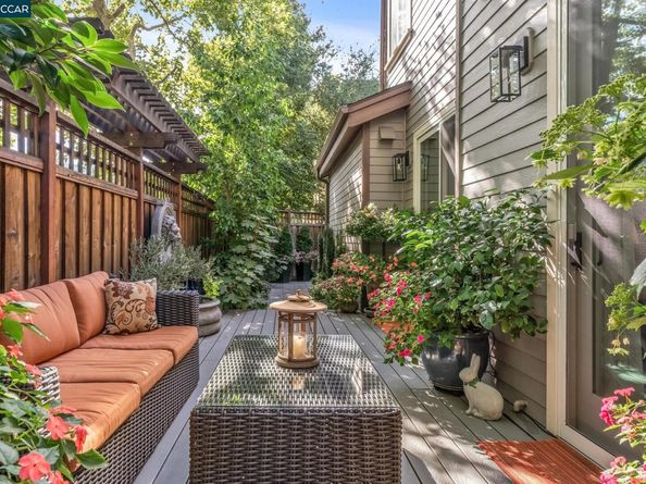 1003 River Rock Ln, Danville CA 94526