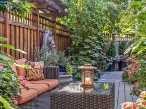 1003 River Rock Ln, Danville CA 94526