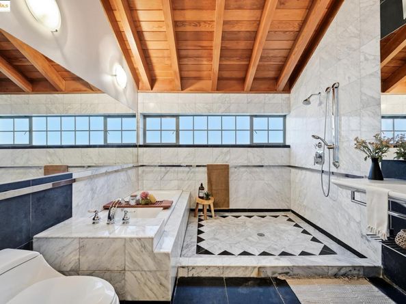 5729 Buena Vista Ave, Oakland CA 94618