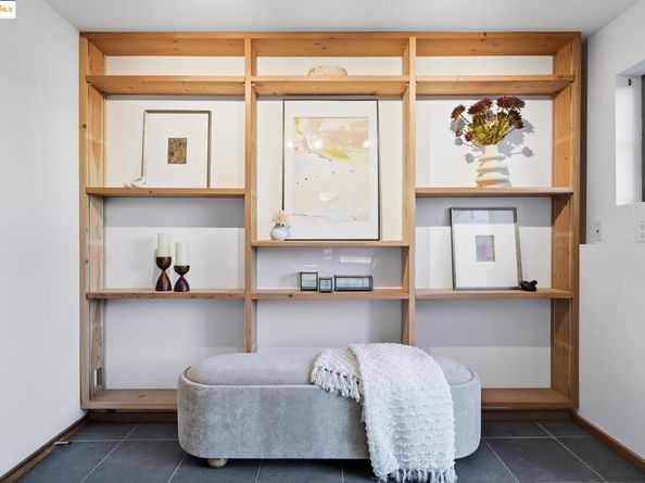 5729 Buena Vista Ave, Oakland CA 94618