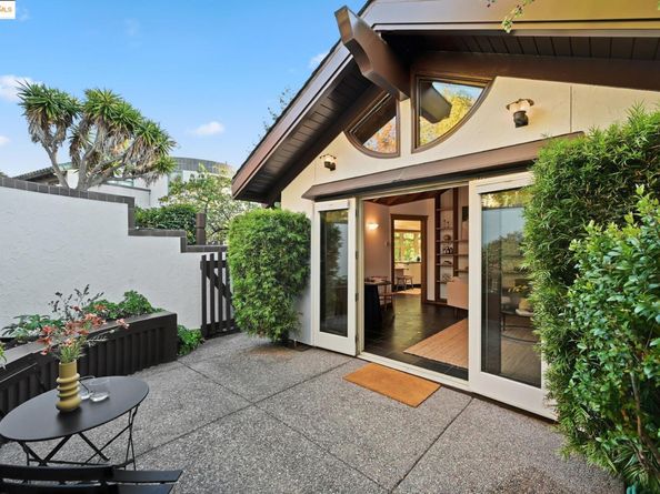 5729 Buena Vista Ave, Oakland CA 94618