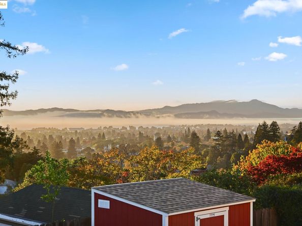 5729 Buena Vista Ave, Oakland CA 94618