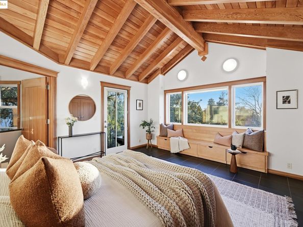 5729 Buena Vista Ave, Oakland CA 94618