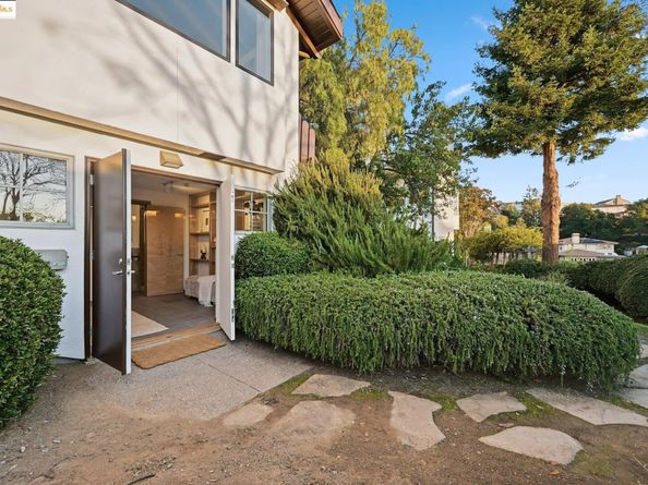 5729 Buena Vista Ave, Oakland CA 94618