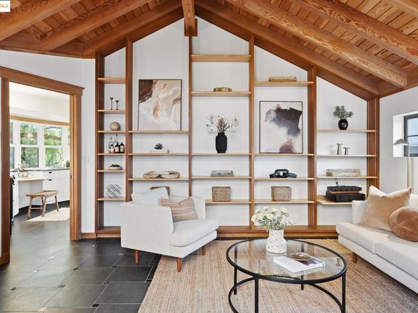 5729 Buena Vista Ave, Oakland CA 94618