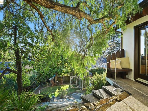 5729 Buena Vista Ave, Oakland CA 94618