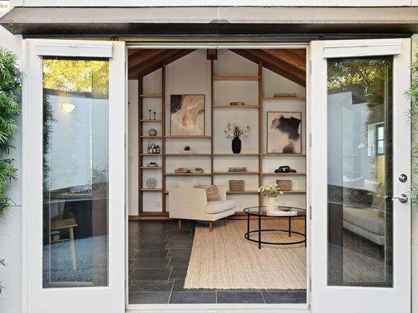 5729 Buena Vista Ave, Oakland CA 94618