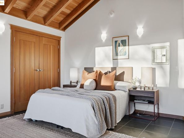 5729 Buena Vista Ave, Oakland CA 94618