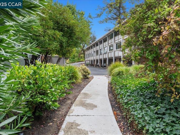 1317 Canyonwood Ct 4, Walnut Creek CA 94595