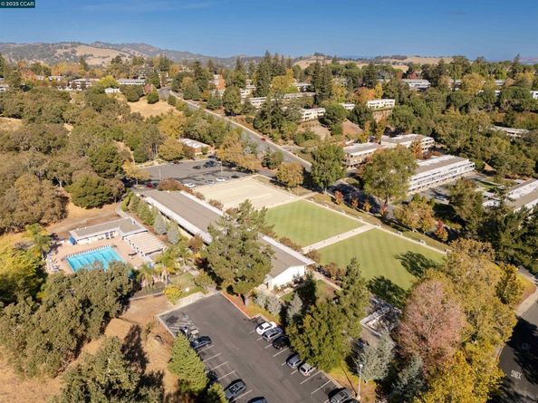 1317 Canyonwood Ct 4, Walnut Creek CA 94595