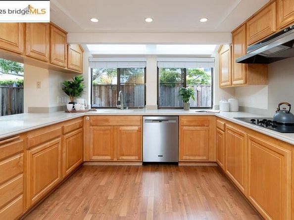 147 Cumberland Way, Alameda CA 94502