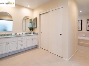 147 Cumberland Way, Alameda CA 94502