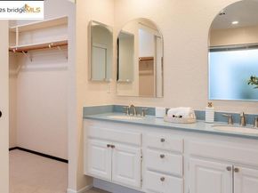 147 Cumberland Way, Alameda CA 94502