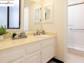 147 Cumberland Way, Alameda CA 94502