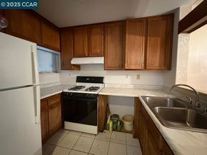 398 Mill Rd, Martinez CA 94553