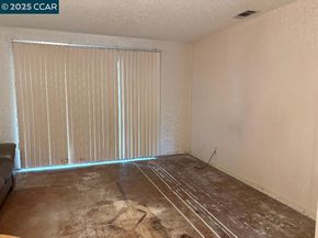 398 Mill Rd, Martinez CA 94553