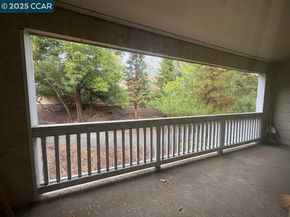 398 Mill Rd, Martinez CA 94553