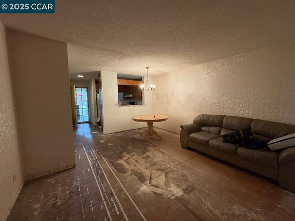 398 Mill Rd, Martinez CA 94553
