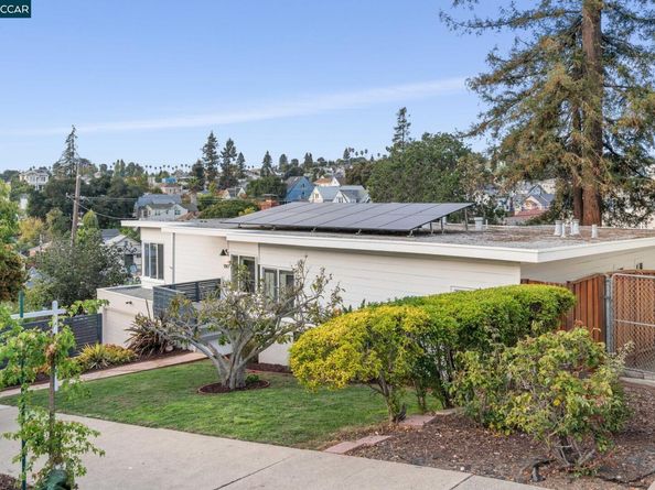 1710 E 24Th St, Oakland CA 94606