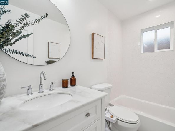 1710 E 24Th St, Oakland CA 94606