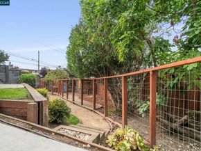 1710 E 24Th St, Oakland CA 94606