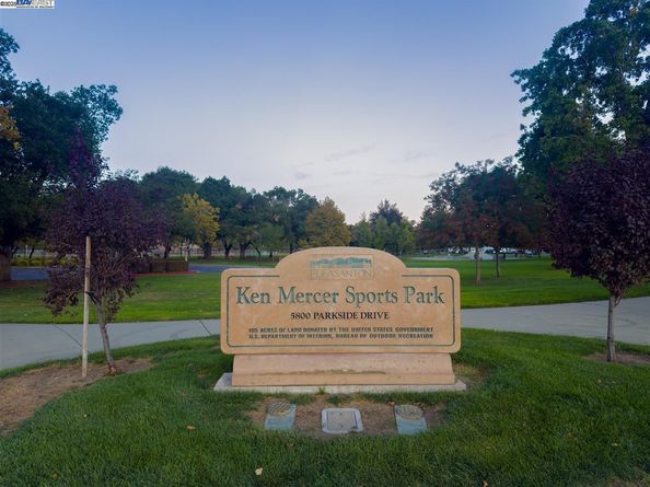 6852 Massey Ct, Pleasanton CA 94588