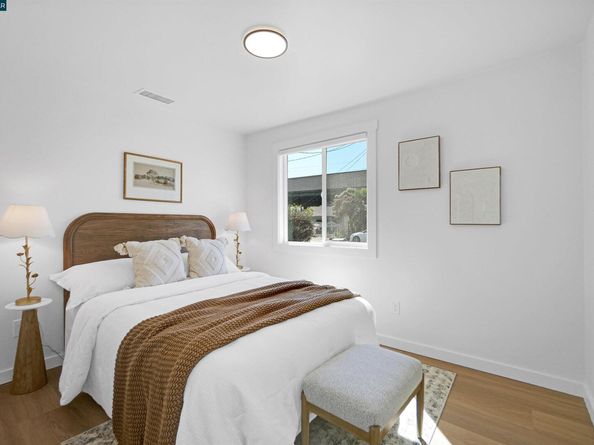 10060 Bernhardt Dr, Oakland CA 94603