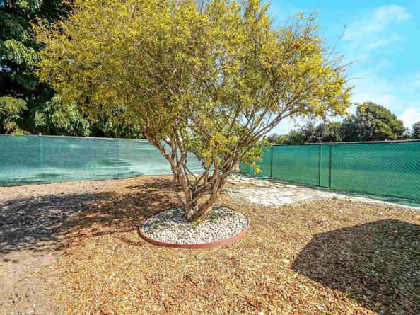 10060 Bernhardt Dr, Oakland CA 94603