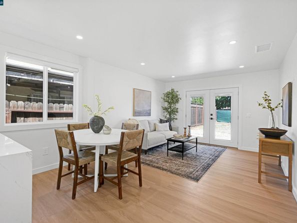 10060 Bernhardt Dr, Oakland CA 94603