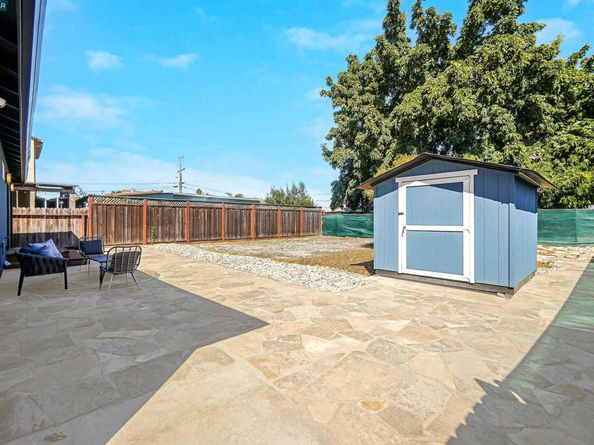 10060 Bernhardt Dr, Oakland CA 94603