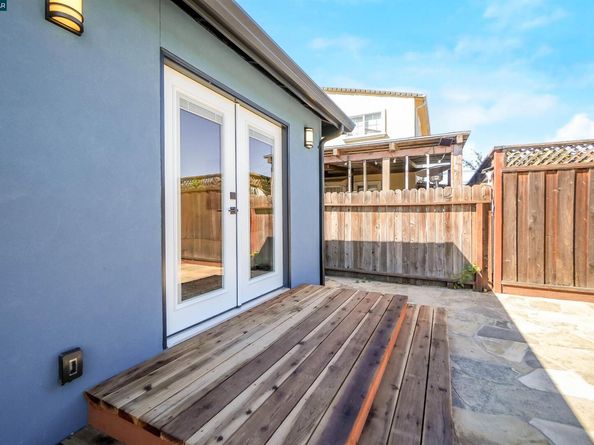 10060 Bernhardt Dr, Oakland CA 94603