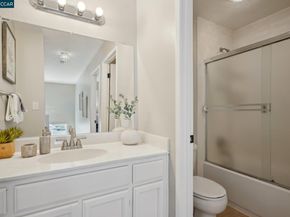 28 Holcomb Ct, Walnut Creek CA 94596