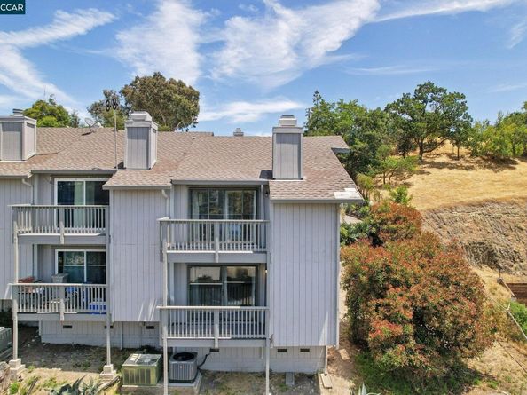 28 Holcomb Ct, Walnut Creek CA 94596