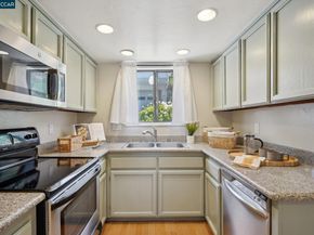 28 Holcomb Ct, Walnut Creek CA 94596
