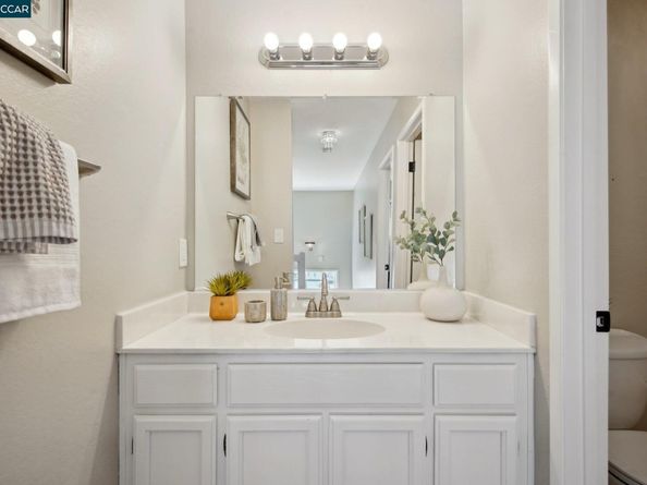 28 Holcomb Ct, Walnut Creek CA 94596