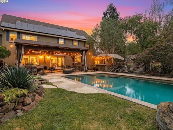 6745 Alisal St, Pleasanton CA 94566
