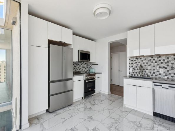 1555 Lakeside Dr 190, Oakland CA 94612
