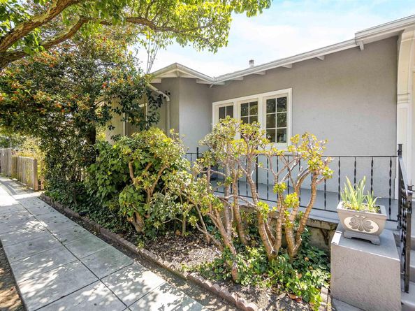 57 Entrada Ave, Oakland CA 94611