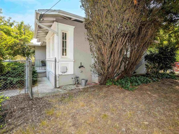 57 Entrada Ave, Oakland CA 94611